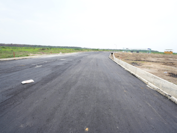 Land for sale in Epe - Lagoon Front Estate Epe Lagos is along Lekki-Epe Expressway… LFT Zone, International Airport, Dangote Refinery, PAN Atlantic University, Alaro City
